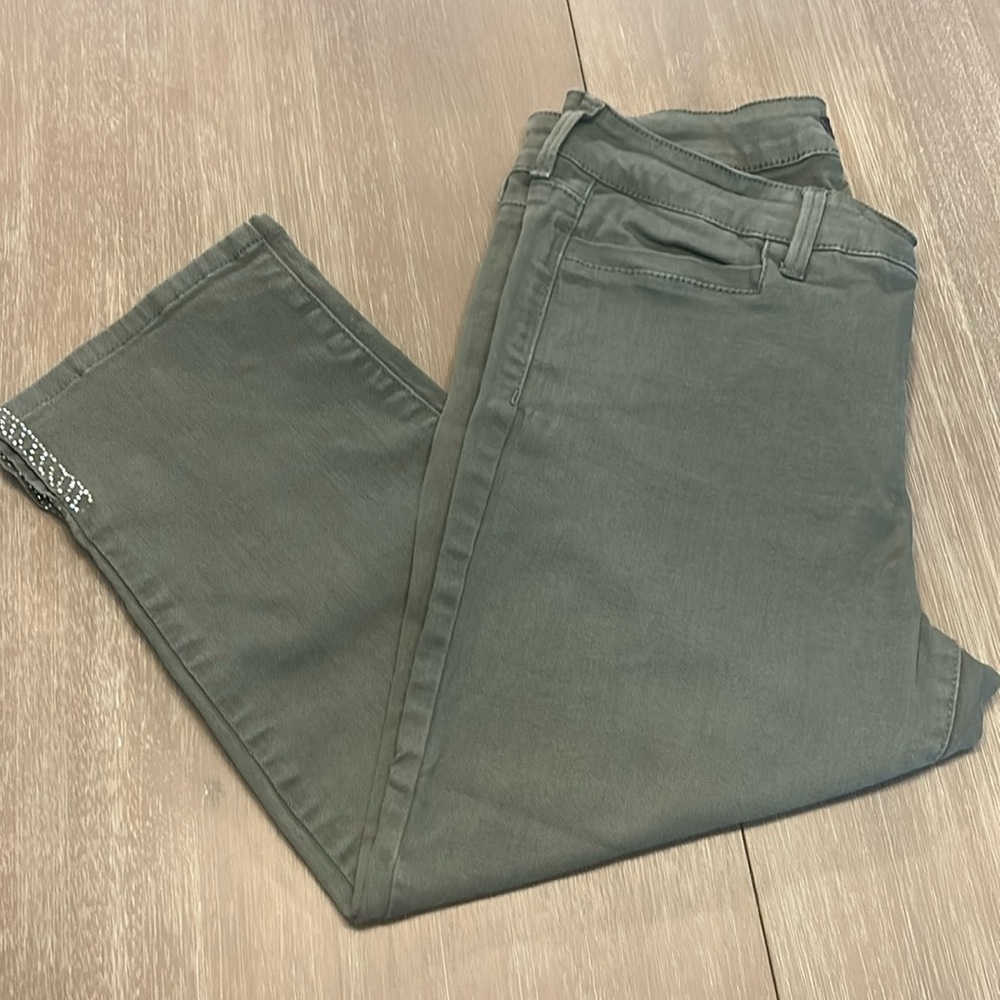 NYDJ Lift Tuck Technology army green Capri size 10